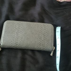 Thirty-One All About the Benjamin wallet
